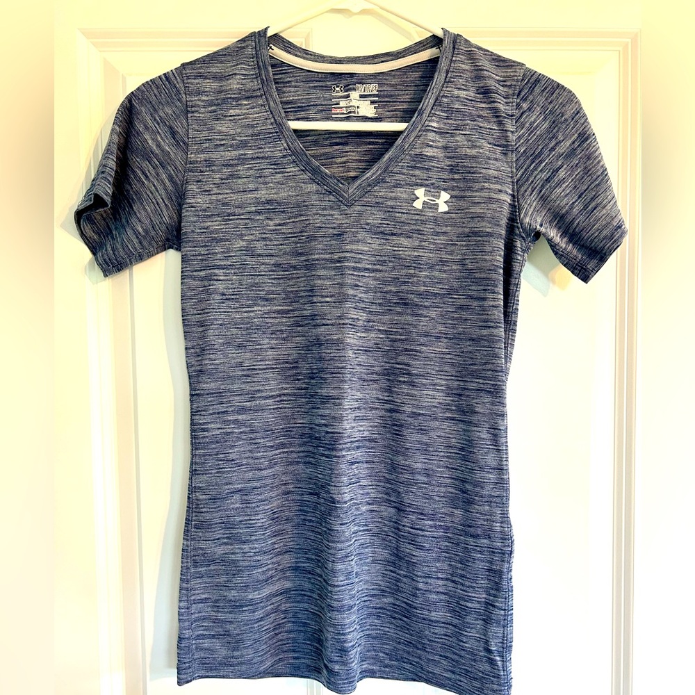 Under Armour Heat Gear Short Sleeve Shirt, Size XS